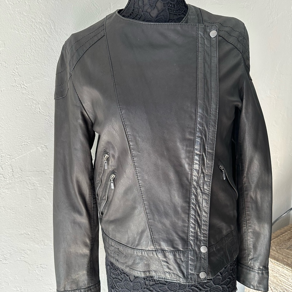 NWT Cole Haan leather women jacket. Size M